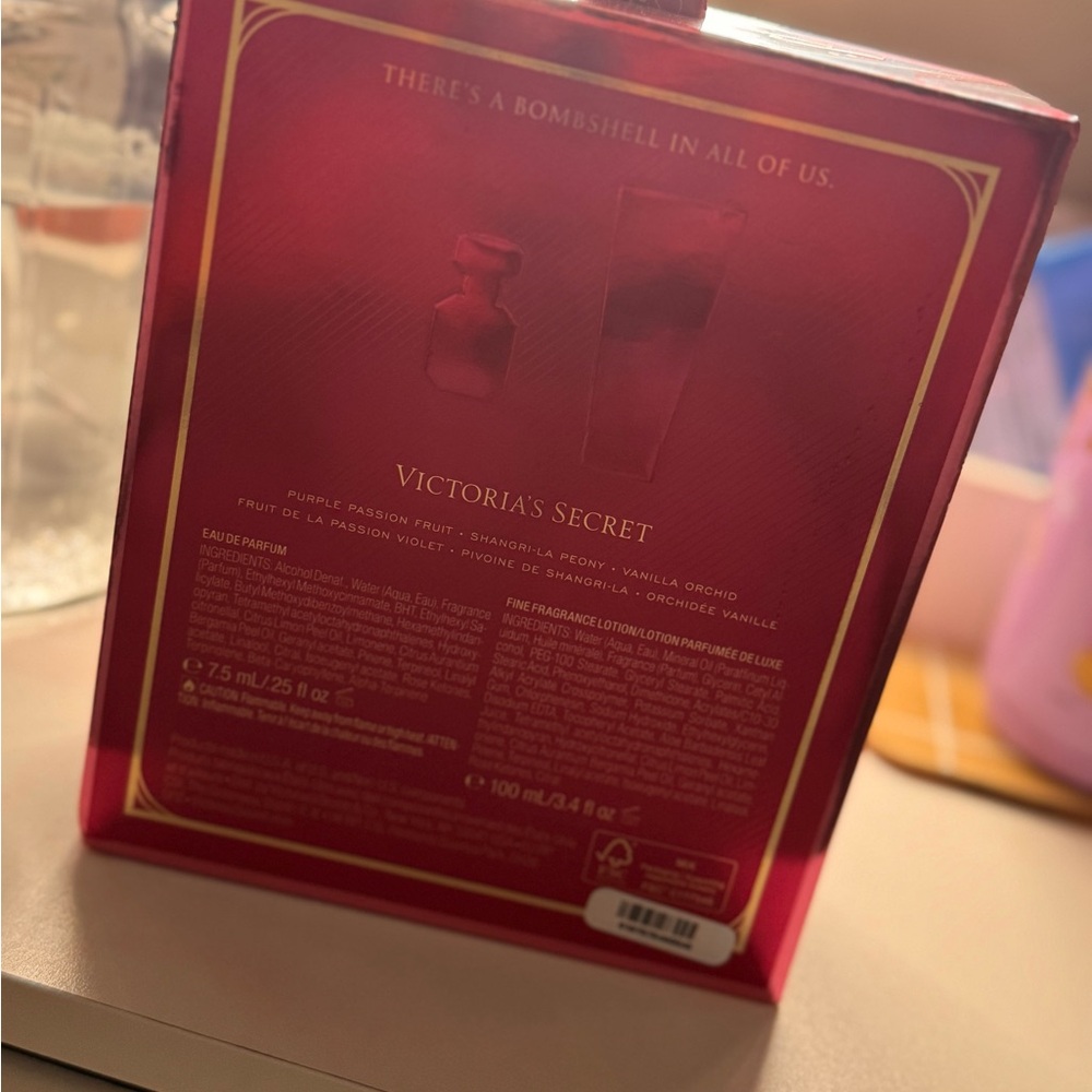 Victoria's Secret Bombshell Lotion Set - Pink - Picture 3 of 3